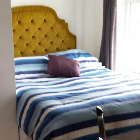 Πανσιόν Artists House 2*