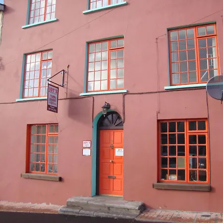 Πανσιόν Artists House 2*